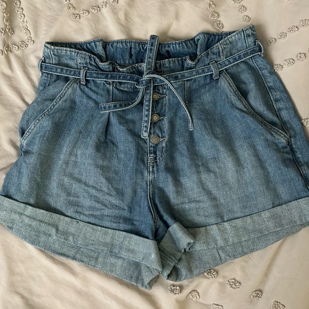 Hollister Women’s Shorts - Size 13 - Tie front